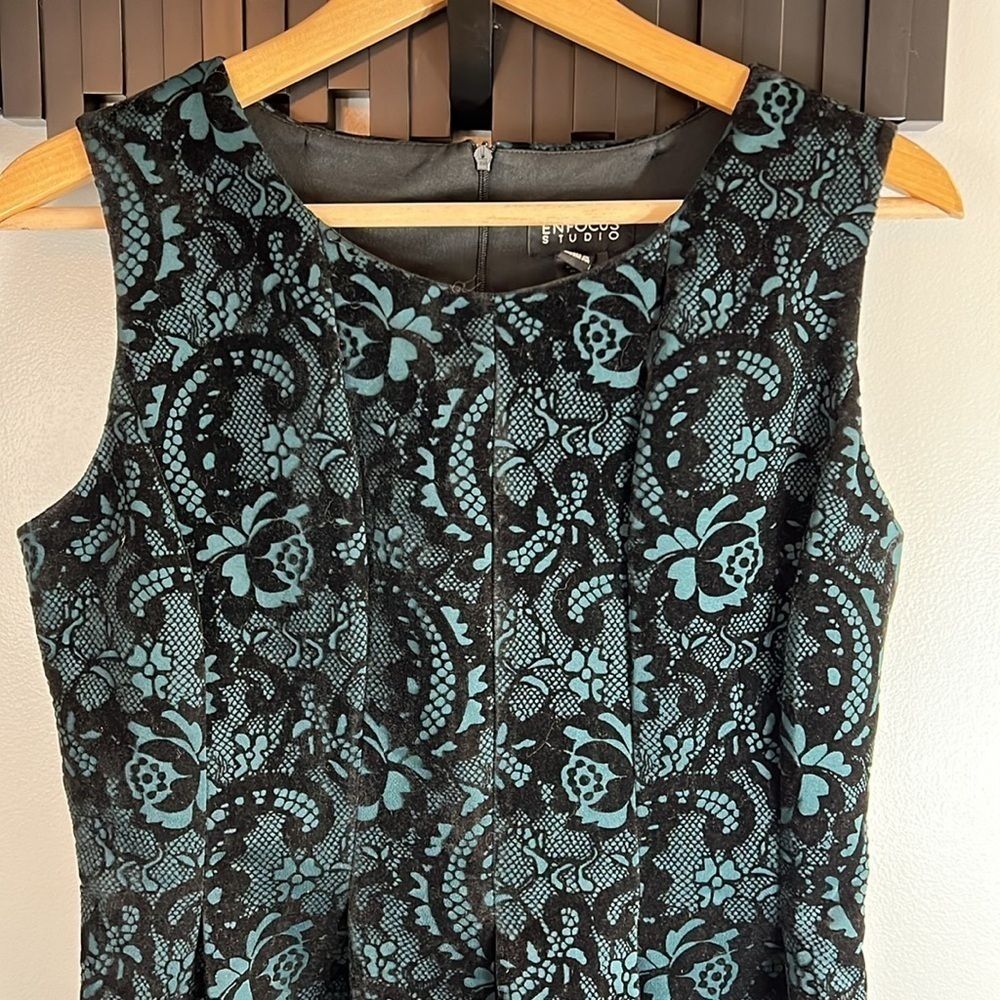 ENFOCUS Damask Green Black Velvet Dress Size 8 Sleeveless Cocktail Dress